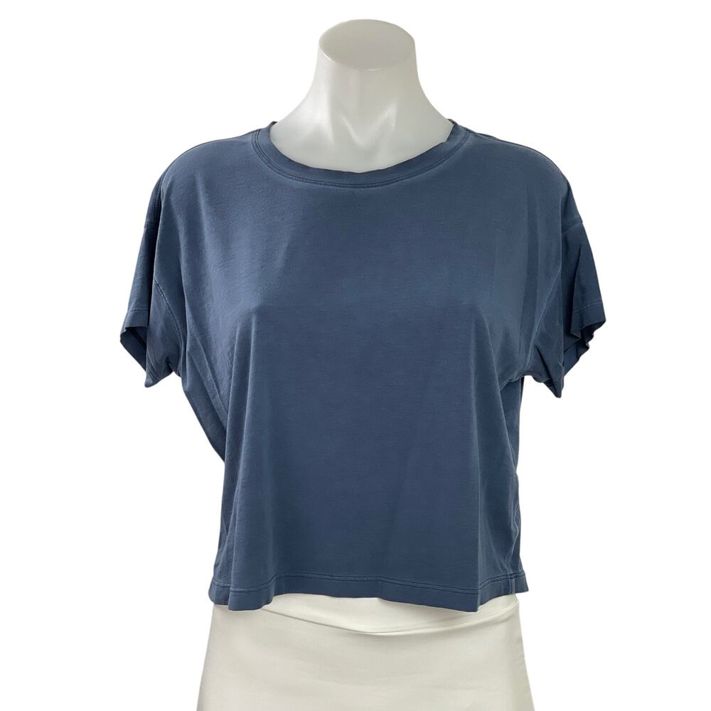 Lululemon Women's Blue Short Sleeve Yoga Workout Athletic T Shirt Crop Top M